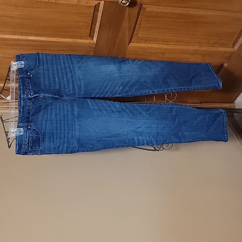 Chico's cropped jeans. Size 3